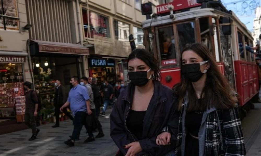Τουρκία: Τους "χορεύει" στο ταψί ο κορονοϊός-Είχαν να "δουν" τόσα κρούσματα από τον Απρίλιο